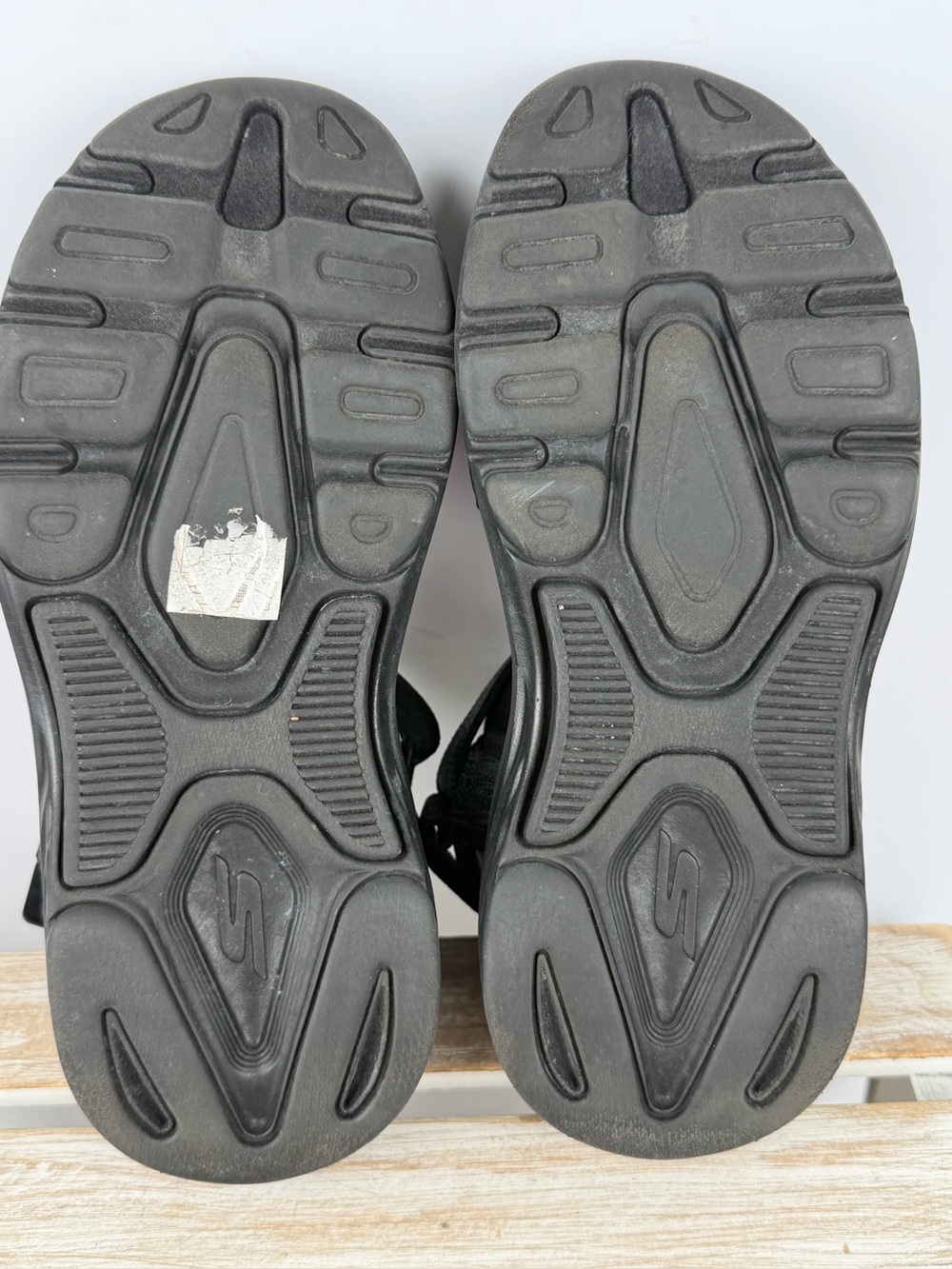 Skechers GO WALK Arch Fit sandal black adjustable hook-and-loop straps size 8 - Picture 13 of 13